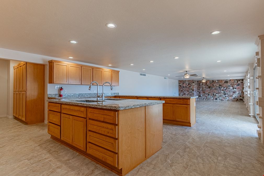 1525 S 9th Ave