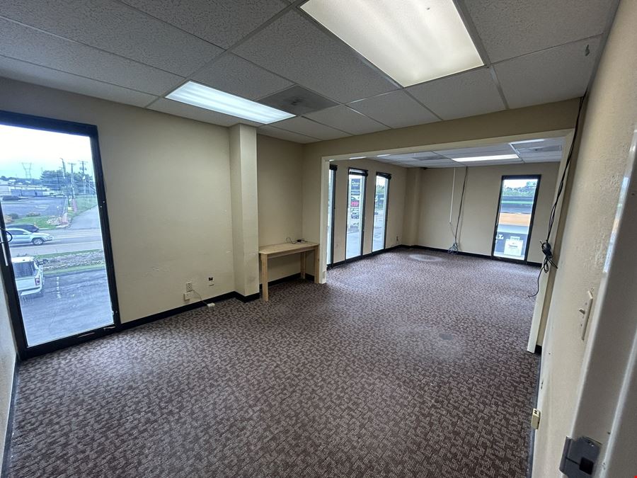 Sublease Opportunity - 8874 Kingston Pike