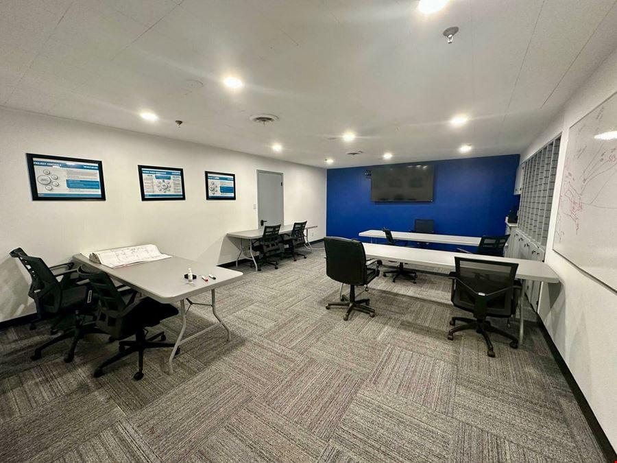 1010 NE 3rd: Dock High Warehouse With Office