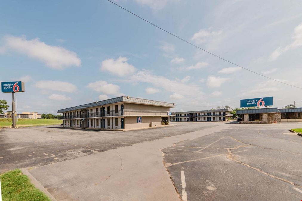 Motel 6 + Studio 6