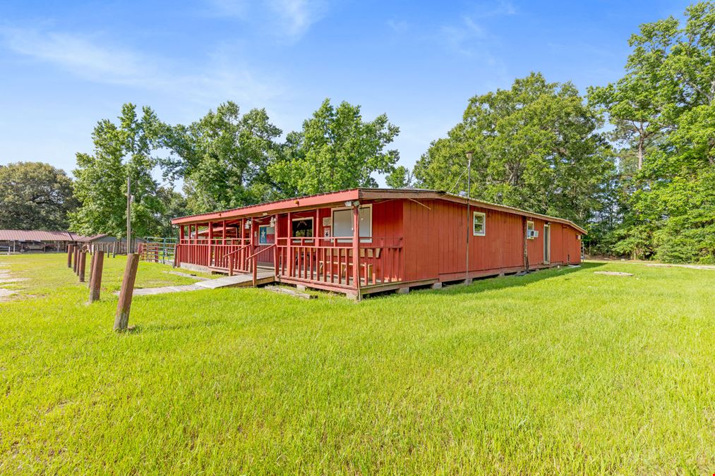 High-Exposure Commercial Property in Cleveland, Texas