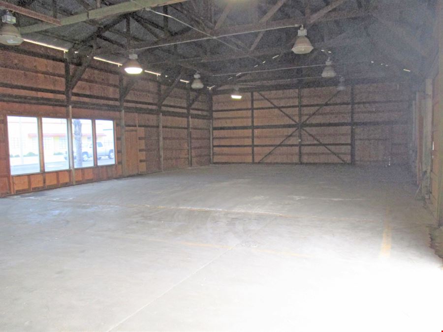 Like-New Freestanding Industrial Buildings - Central Tulare