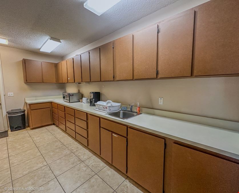 507 NE 36th Avenue - Free-Standing Office