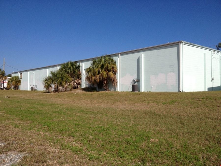 Dock High Distribution Space for Lease