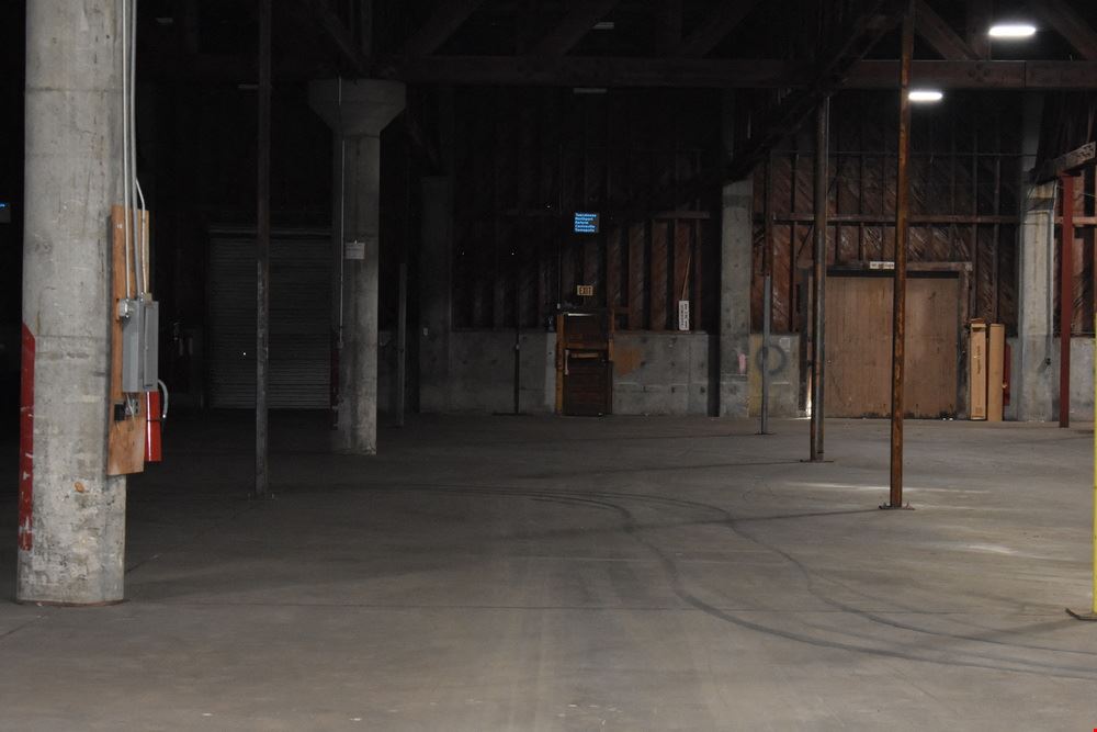 Aronov Warehouse