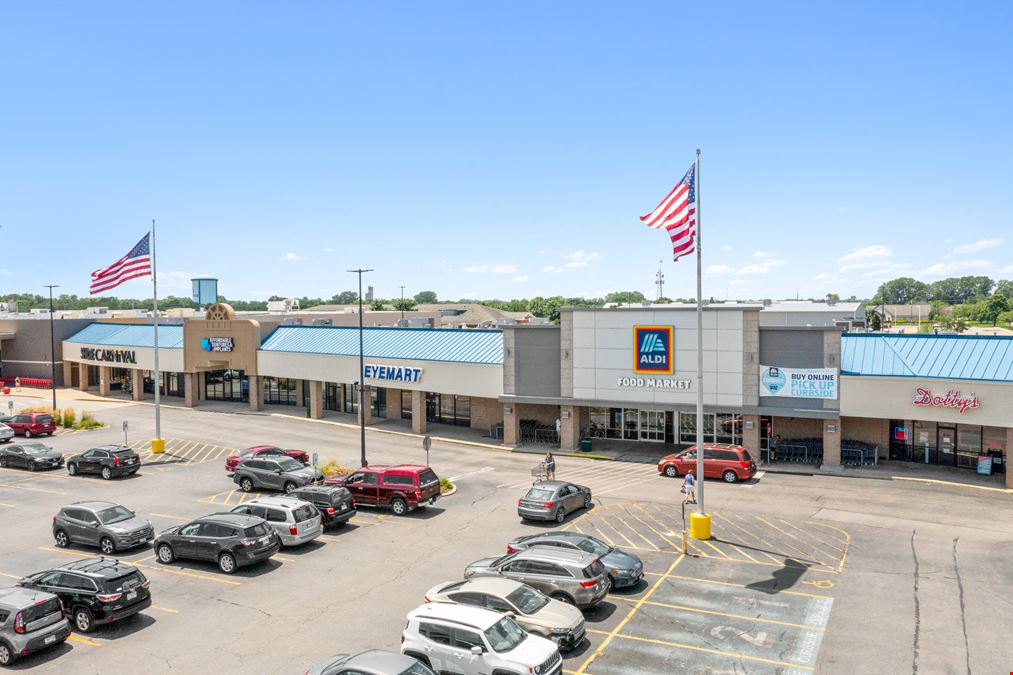 Aldi & Eyemart Express at Parkway Pointe