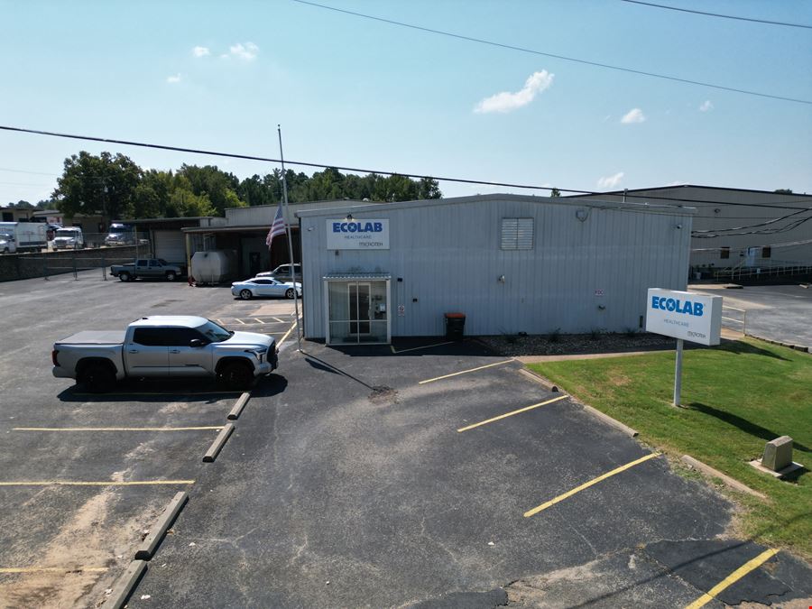 2307 & 2319 East Erwin