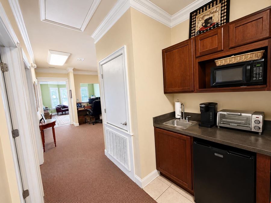 1614 Mahan Center Boulevard Unit 103