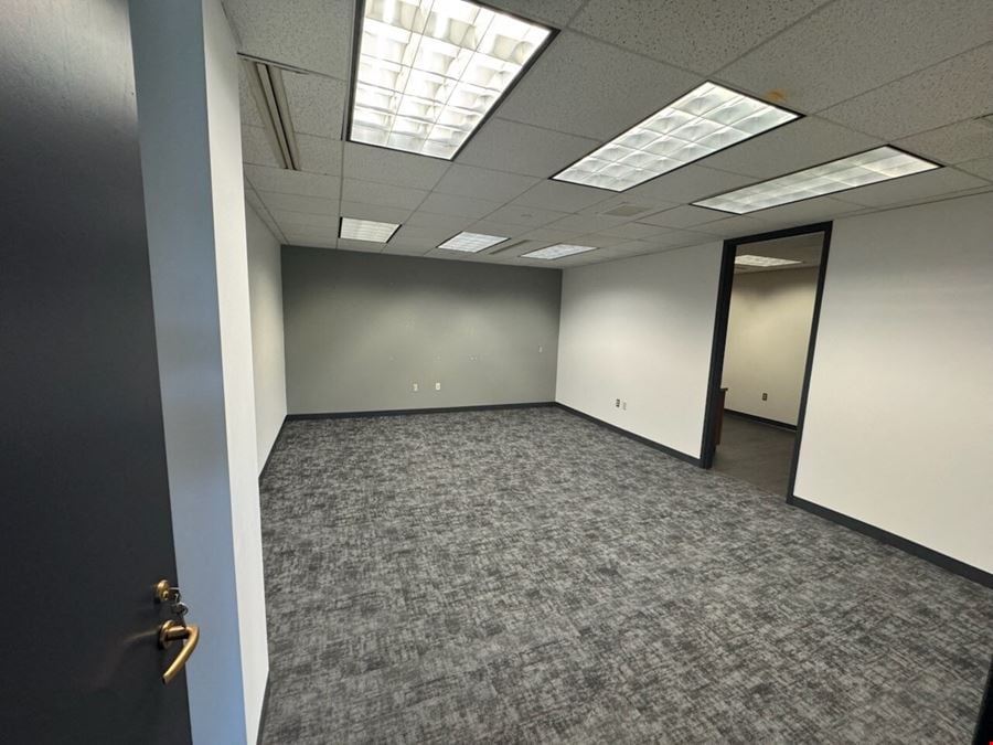 2180 SF Suite 590 Professional and Medical Office Space