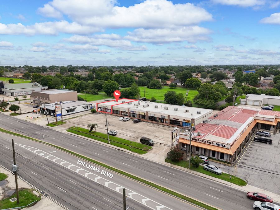 Endcap Retail Space on Williams Blvd
