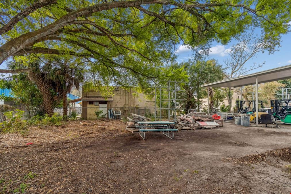 1060 Harbor Lake Dr