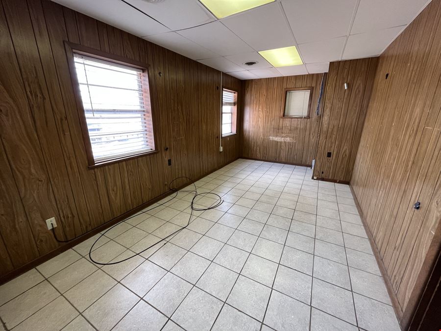 2306 E Broadway