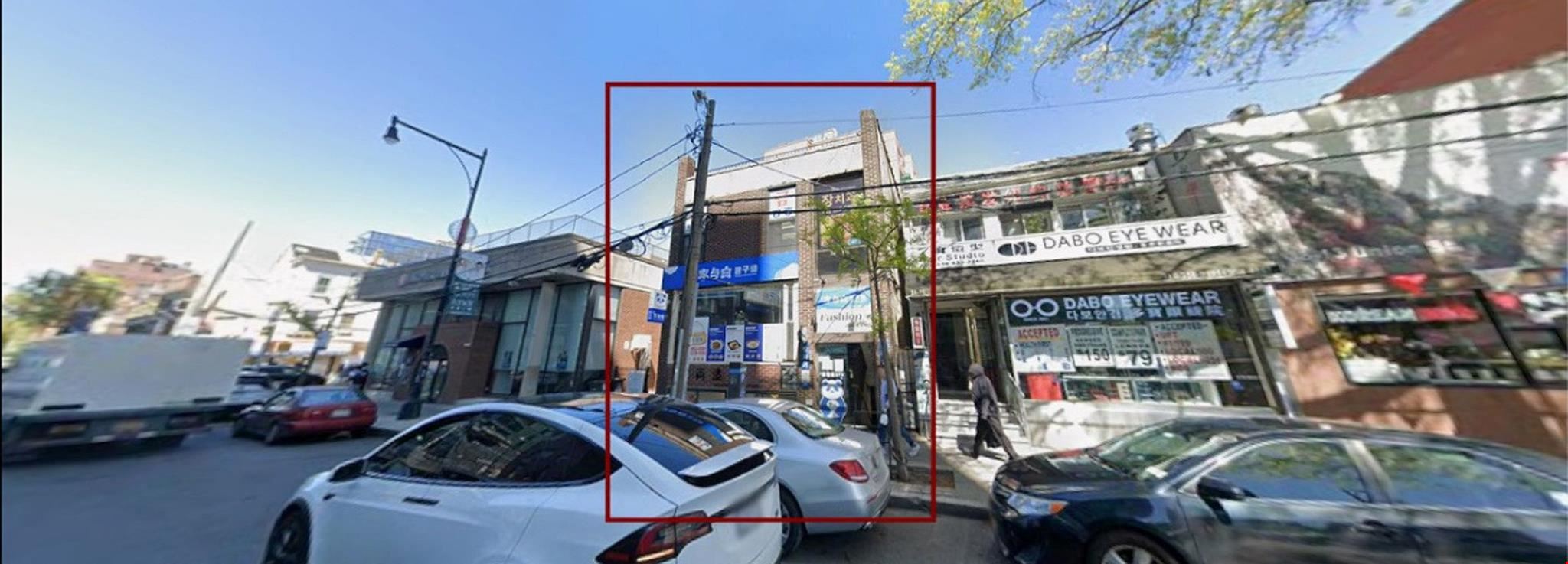 Walk Up Second Floor Medical Office Retail Store 850 Square Feet Downtown Flushing!