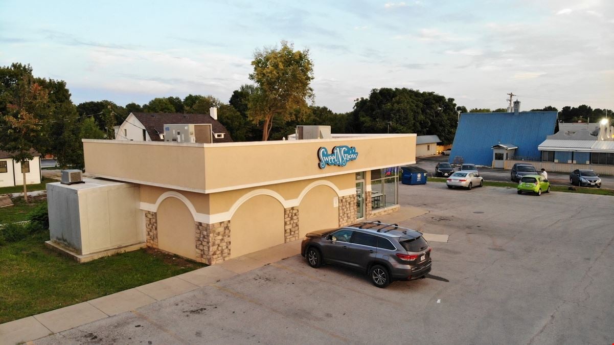 1,305 SF Freestanding Restaurant/Retail Building For Sale or Lease in Southeast