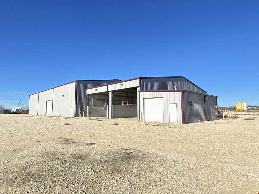 34,800 SF on 60 Acres w/ Crane and Rail Spur