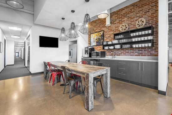 Regus - Beaverton Round