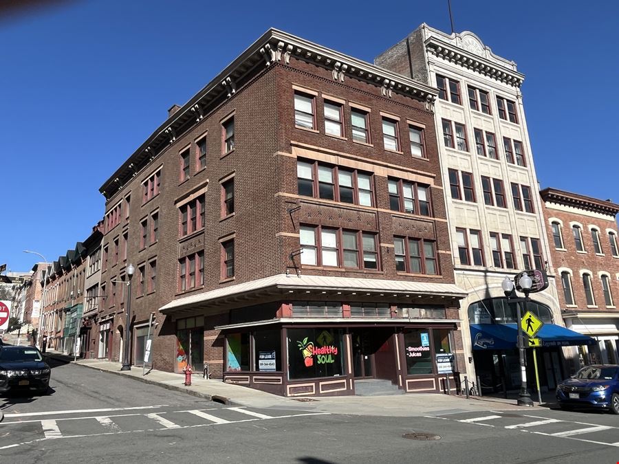 82 N Pearl St