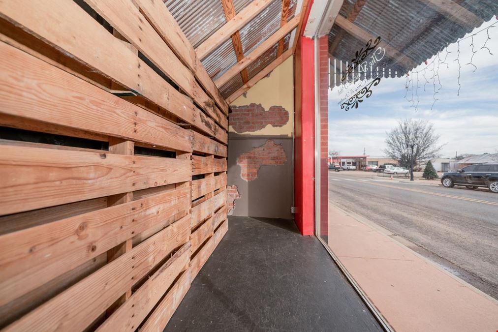 Commercial Business in Hughes Springs, Texas for Sale