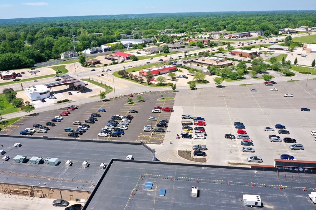 Willow Knolls Shopping Center