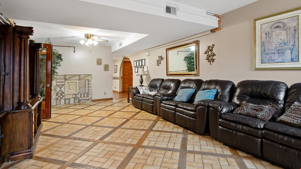 2042 N Sossaman