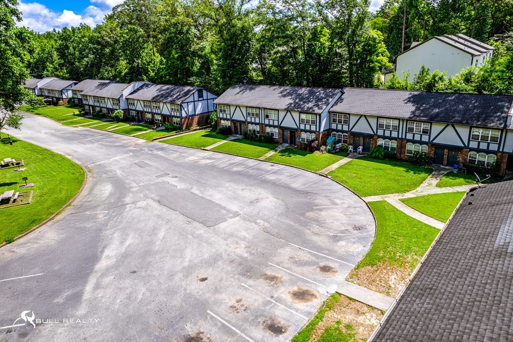Value-Add Opportunity with Attractive Assumable Debt | 41 Units | 7.4% Cap Rate