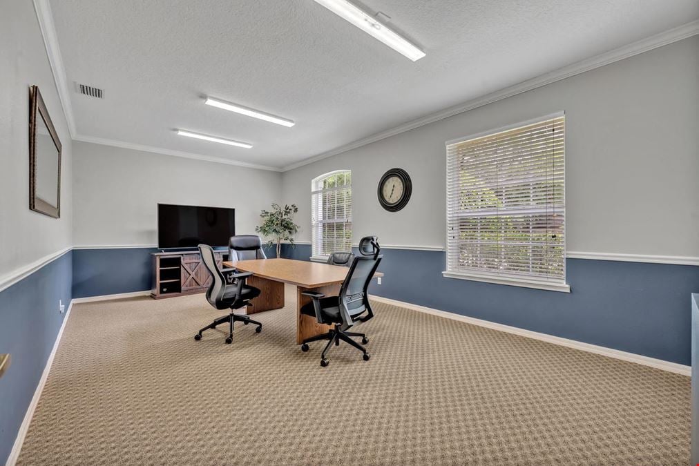 Gorgeous Oviedo Office For Sale