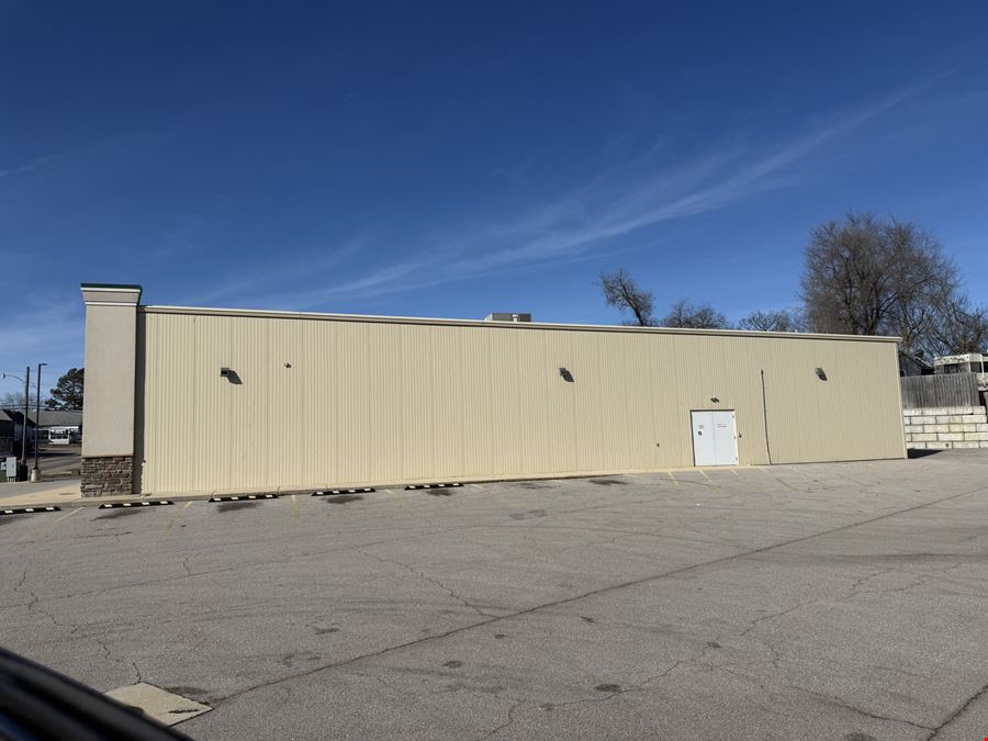 DARK FAMILY DOLLAR FOR SALE - 11.3% CAP RATE