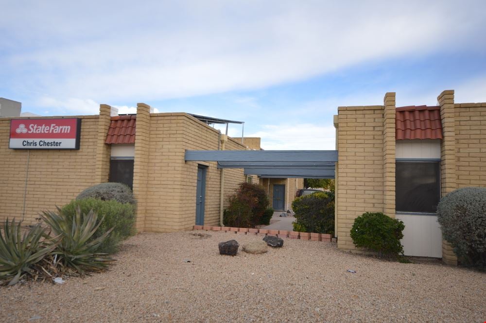 3040 E. Cactus Road