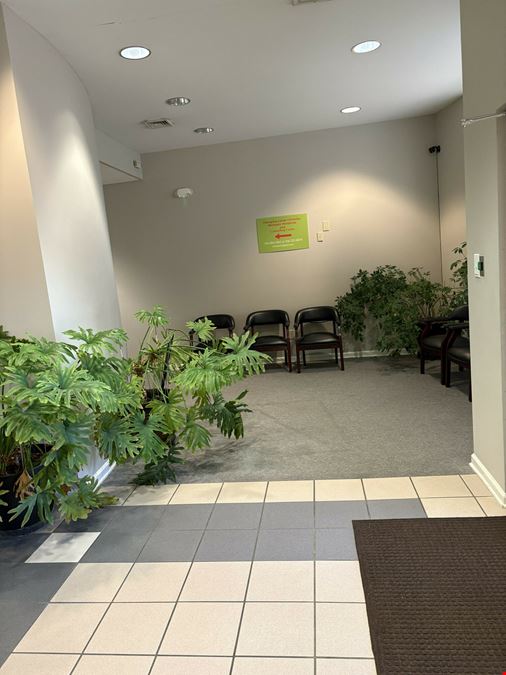 Modern Office Suite close to Cummings Research Park
