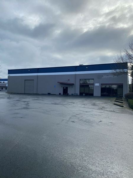 Preview of Industrial space for Rent at 2425 Northeast Riverside Way