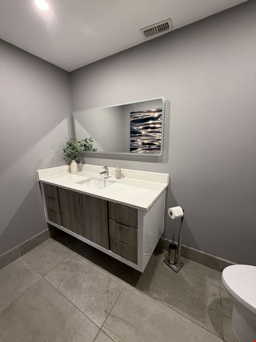 5135 Fairview Street, Burlington, ON L7L 4W8