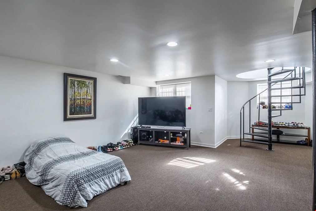 108 N Hamlin