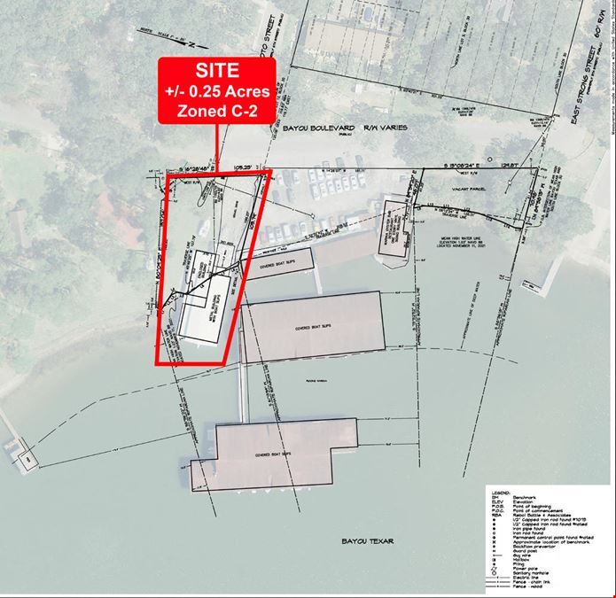 Waterfront Commercial Opportunity| 4,992 SF |