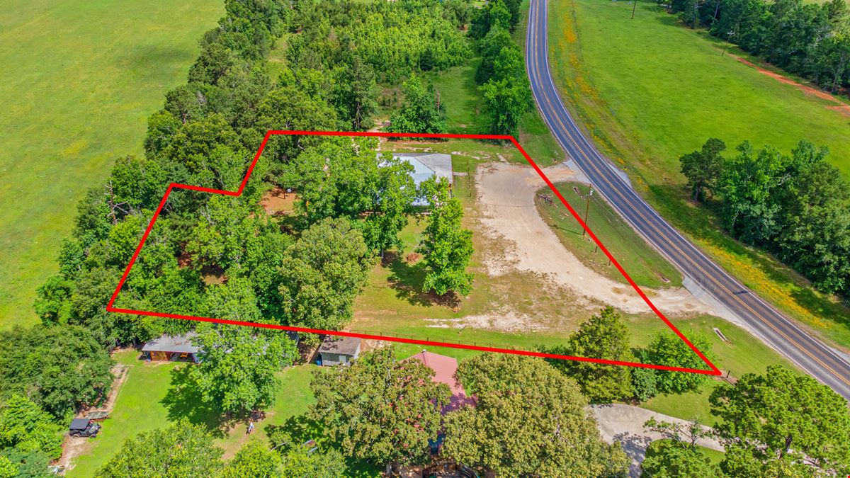 High-Exposure Commercial Property in Cleveland, Texas