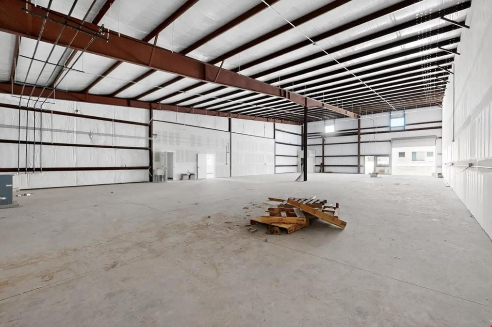 New Build Warehouse Suites Next to Airport & i-25