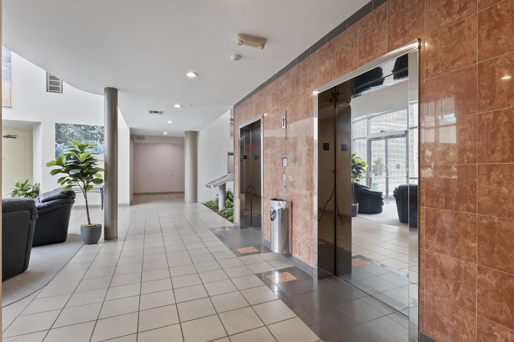 Water's Edge Office Center