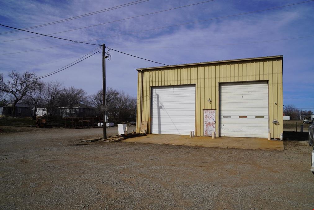 Insulated Commercial Building - Easy Access!