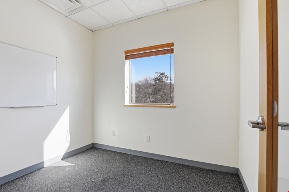 3,700sf Professional Office Suite for Lease in Rowley, MA