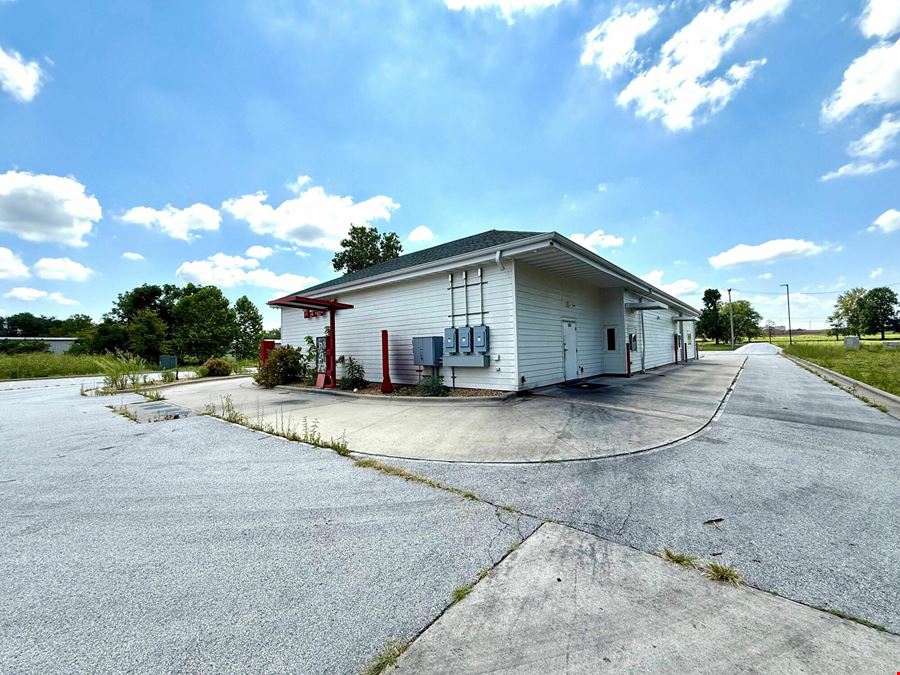4,568' Restaurant For Sale with Drive Thru on Sunshine Street