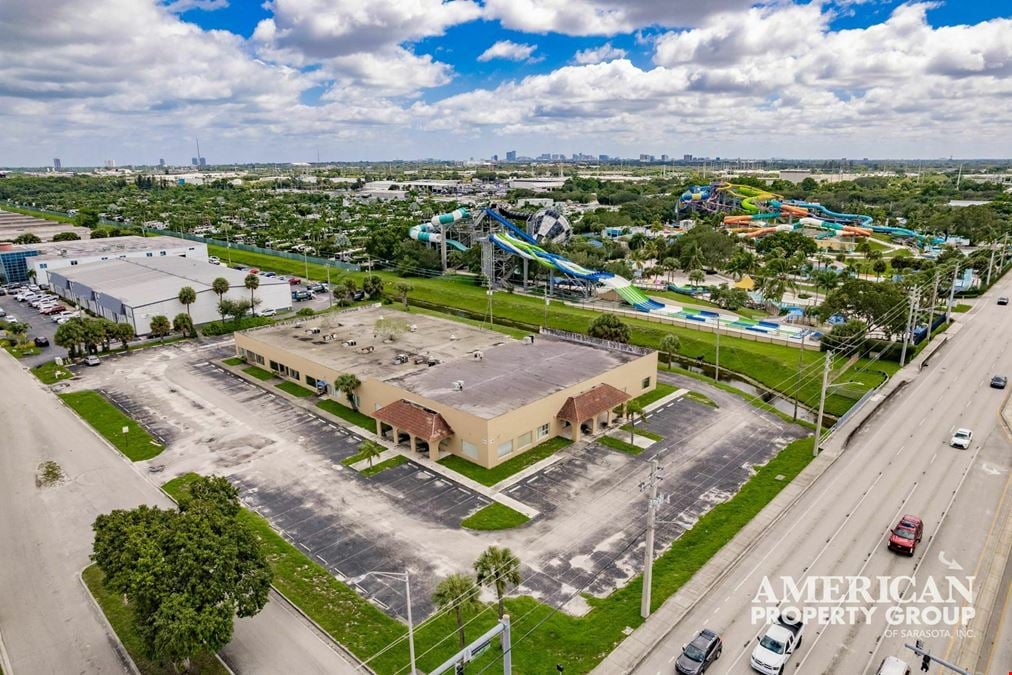Free-Standing Retail & Warehouse Building