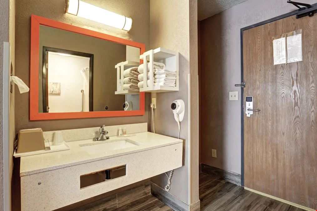 Quality Inn  Pierre