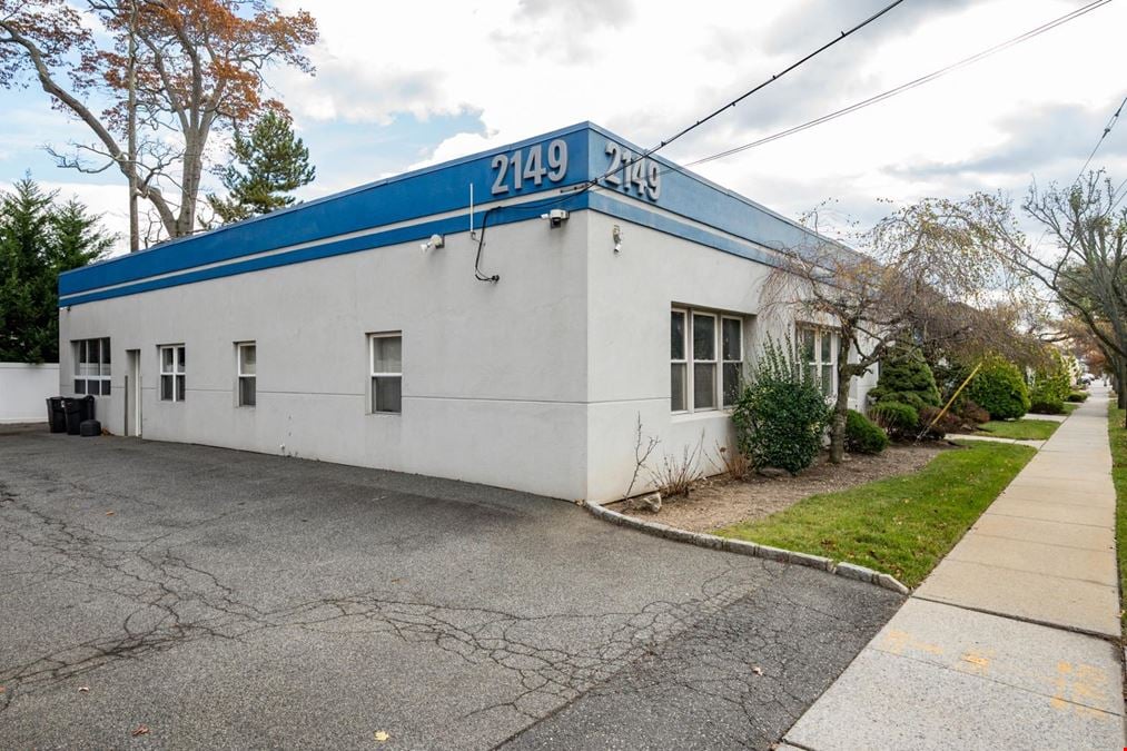 2149 Wantagh Ave