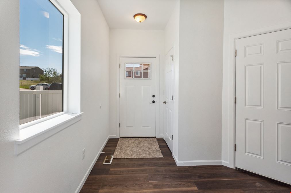 13713 Kristina St