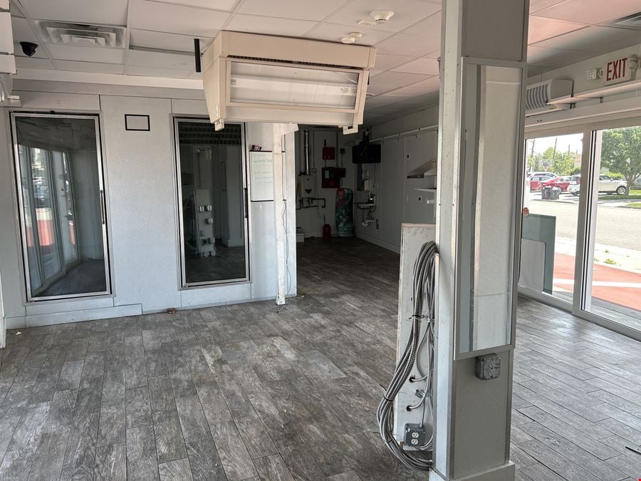 4451 Austin Blvd