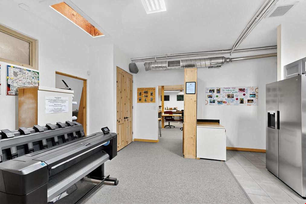 HIGH END RETAIL/OFFICE IN LOS RANCHOS