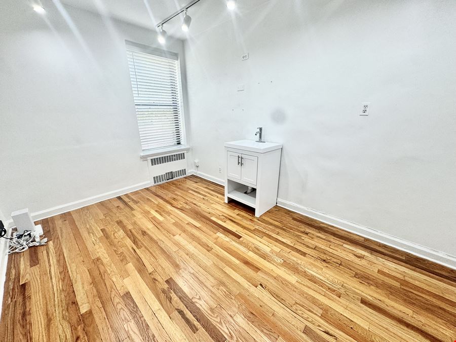 Office space for lease in Astoria - Ground floor 25-19 30th Drive