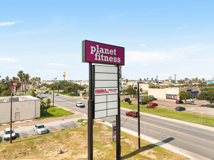 Planet Fitness Plaza