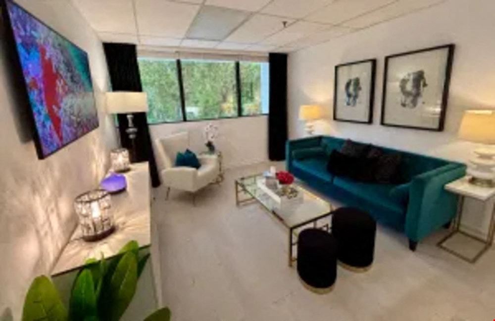 1070 SF Suite 200 Professional and Medical Office Space