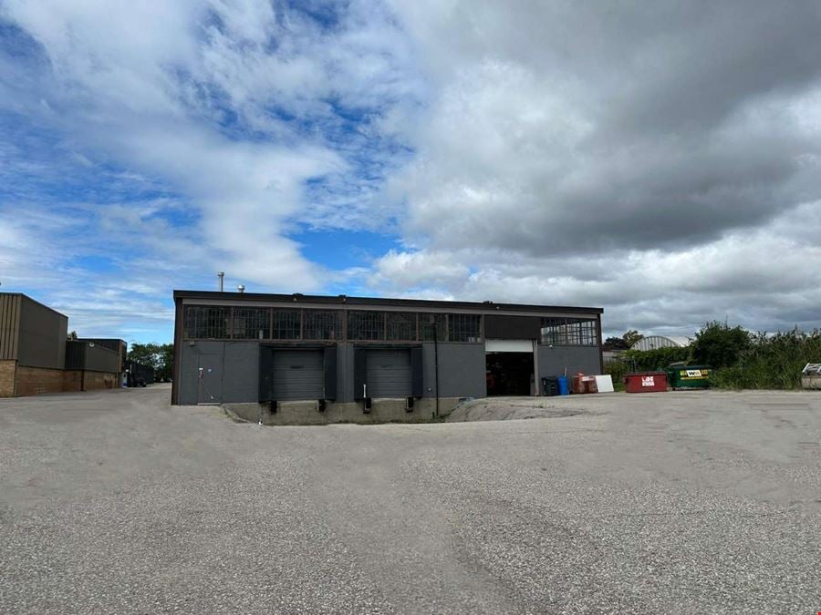 35 Dufflaw Road, North York, ON M6A 2W2
