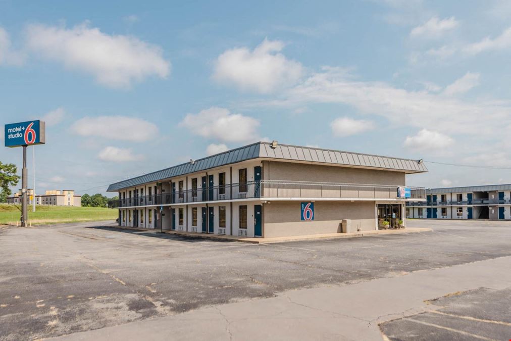Motel 6 + Studio 6